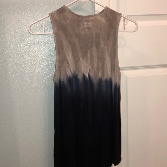 Blue/gray ombré front cross design tank - Picture 2 of 2